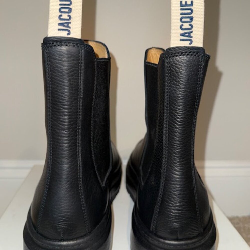 (NEW) JACQUEMUS Black La Casa 'Les bottines Pavane' BLACK CHELSEA BOOTS - Picture 7 of 7